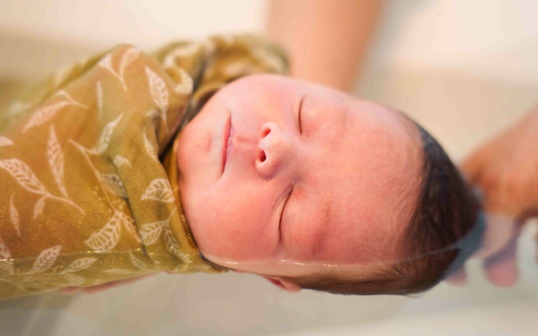 Thérapeutique bain bébé photographié